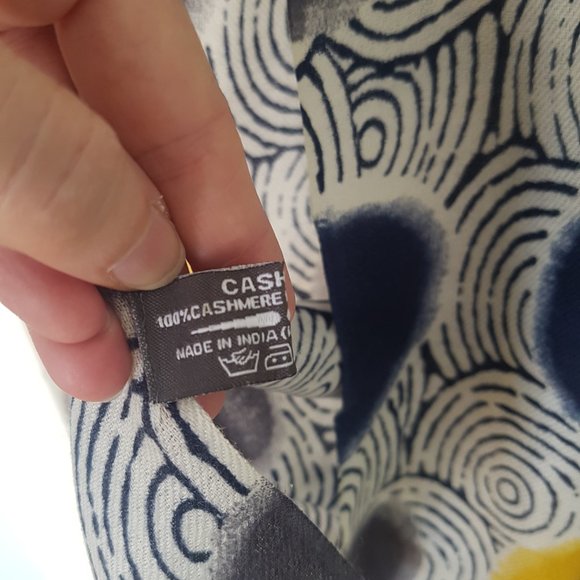 Accessories - 100% cashmere scarf